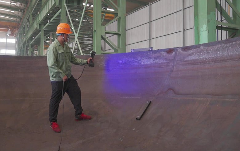 Shenzhou Company uses the FreeScan UE Pro’s photogrammetry scale bar for large-scale inspections.