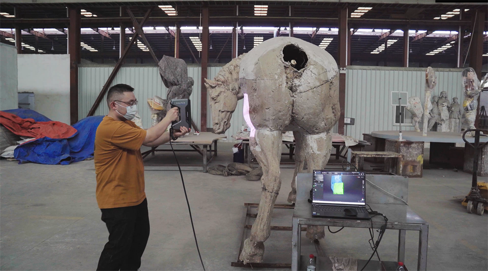 Scanning clay sculpture