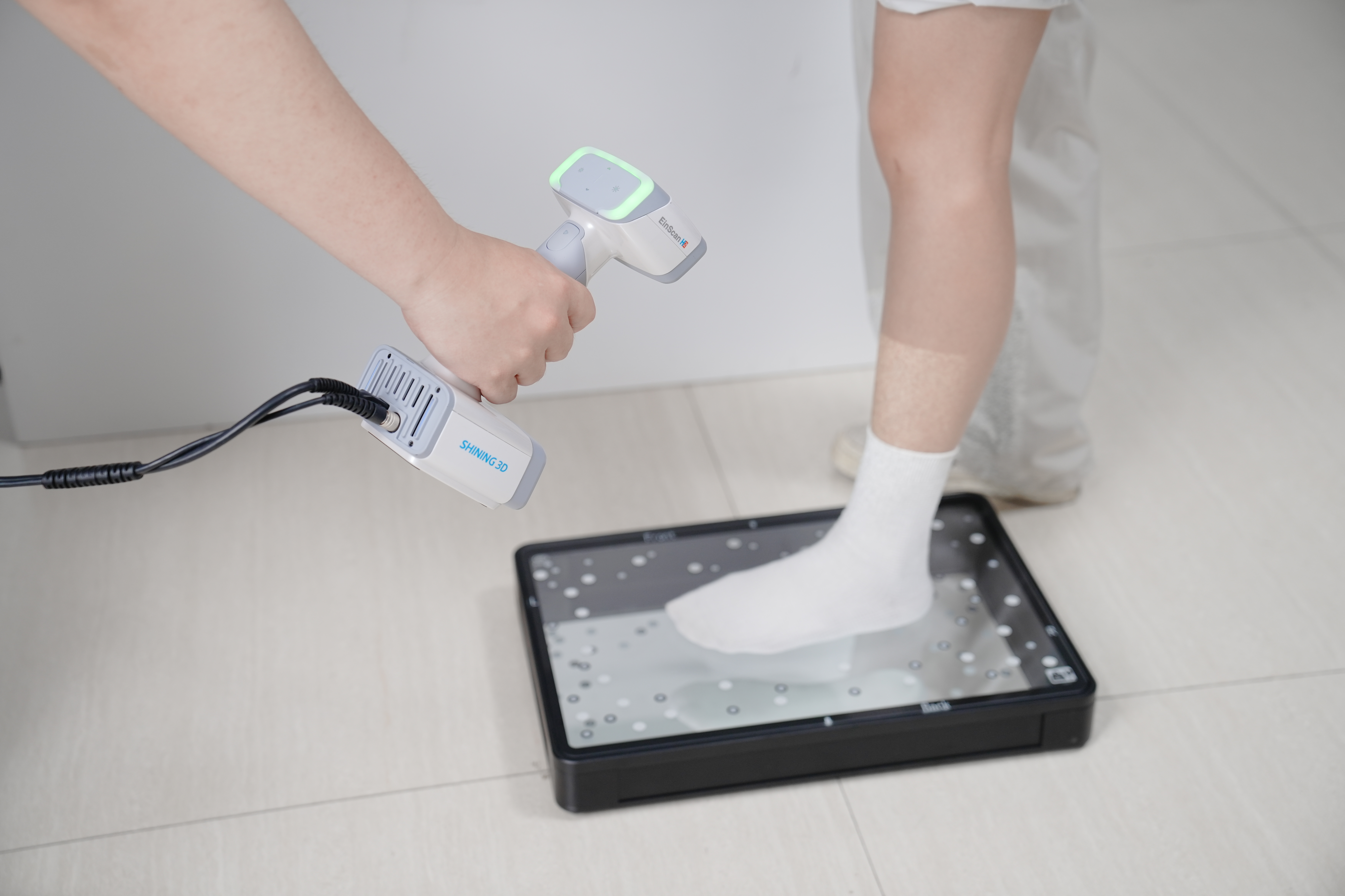 SHINING 3D Introduces FootStation 2: Simplifying Foot Scanning